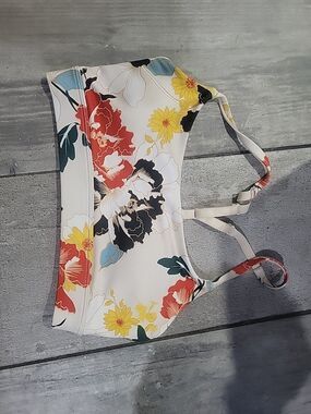Forever 21 Padded Sports Bra Floral Design  Size Xsmall